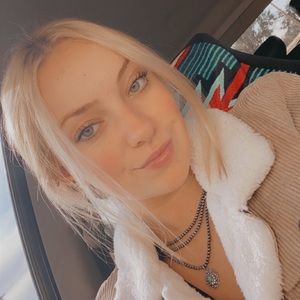 Meet your Posher, Marissa